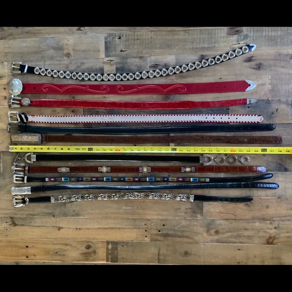 Assorted leather belts - Picture 2 of 4
